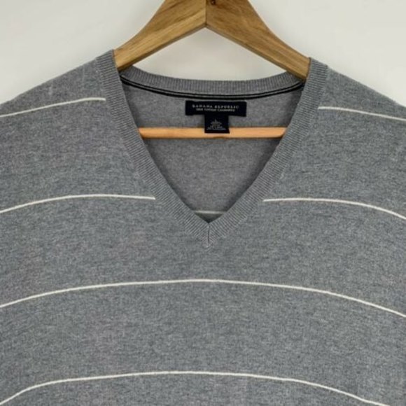 Banana Republic Mens's Large Sweater Silk Cashmere Blend Gray Stripe V-Neck - Picture 5 of 10